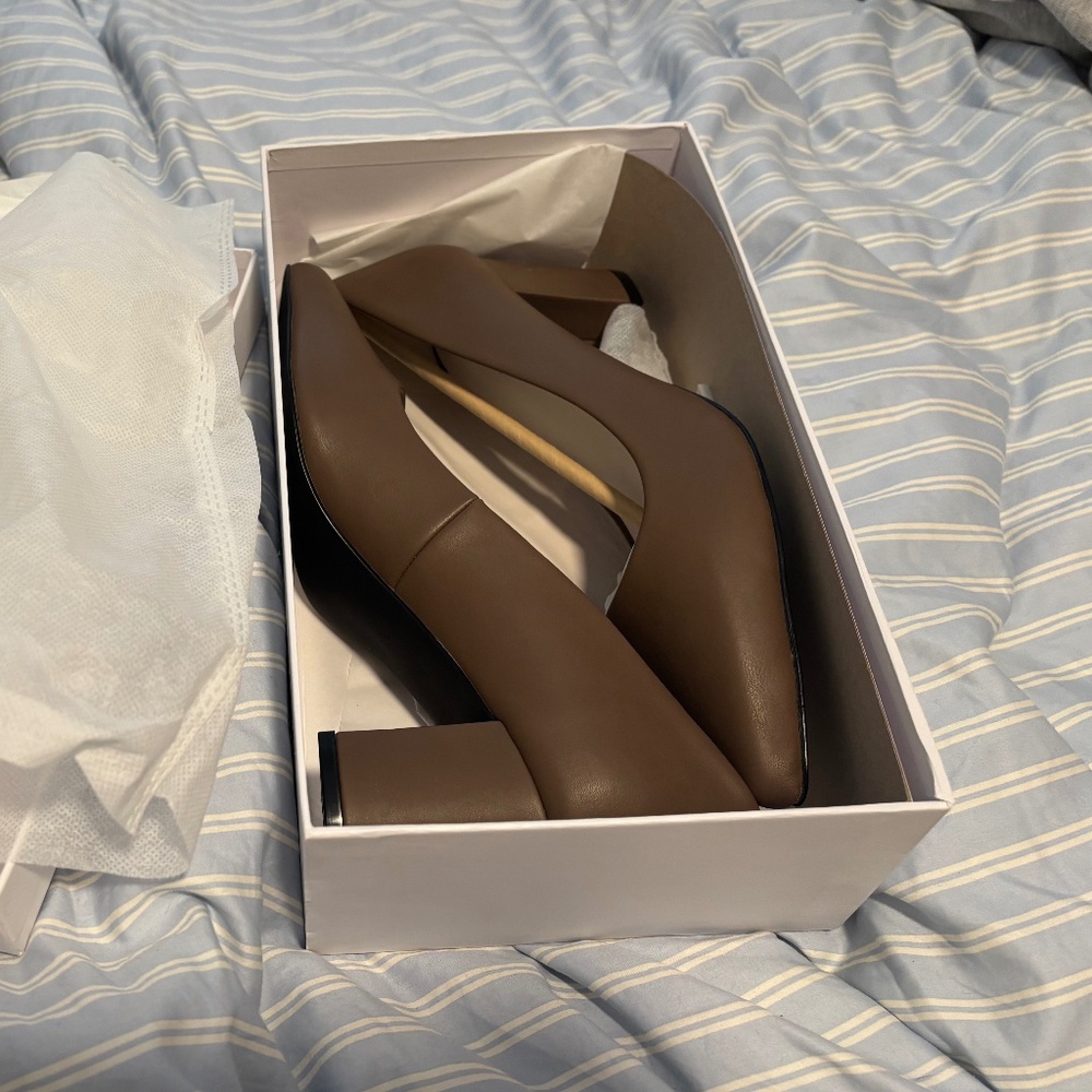 AGSU Heels Size 8.5 (fits like a 9), Army, pinks and greens, women’s business